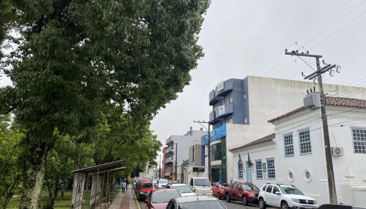 nublado-cangucu-centro-praça-parada-cooesc